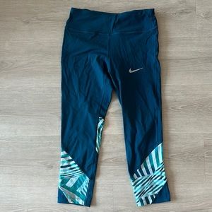 Nike Women’s Capri Teal Green Size Small